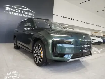 2025 Denza N9 с пробегом 8 800 км
