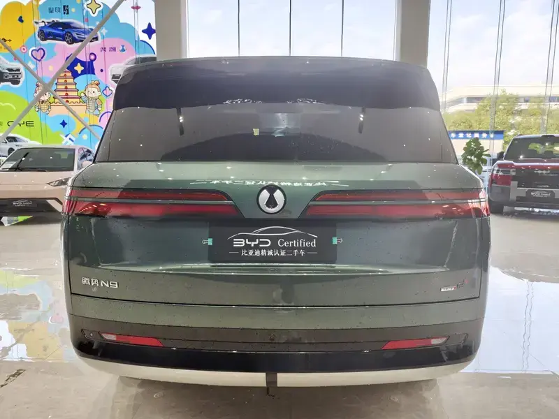 2025 Denza N9 с пробегом 8 800 км