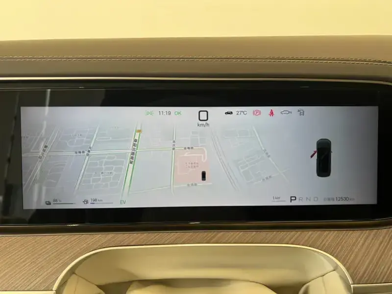 2025 Denza N9 с пробегом 12 000 км