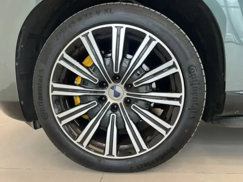 2025 Denza N9 с пробегом 12 000 км
