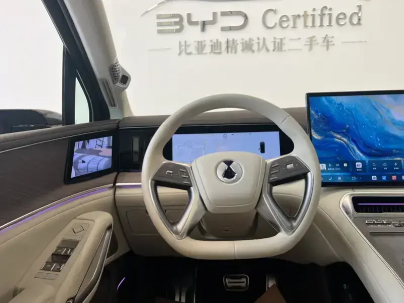 2025 Denza N9 с пробегом 12 000 км
