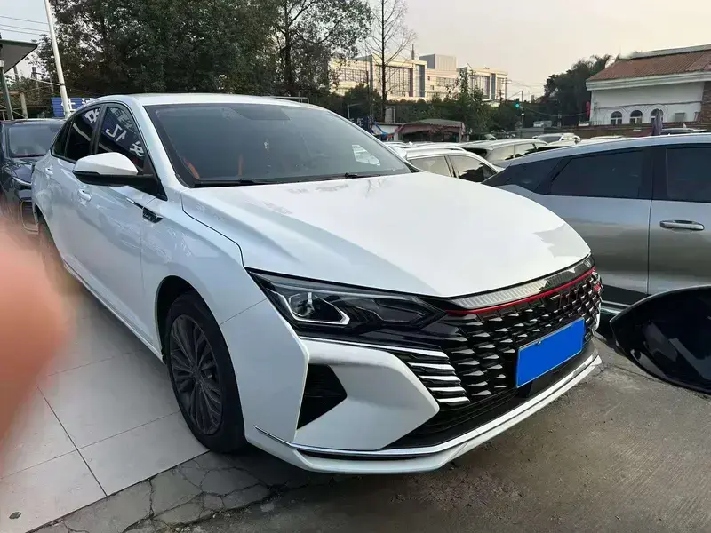 2023 Dongfeng Aeolus Yixuan Max с пробегом 36 000 км