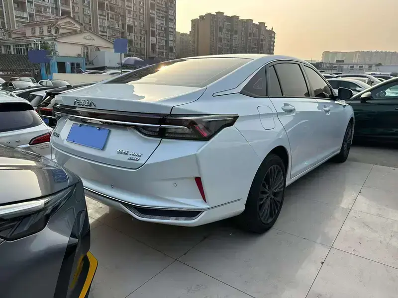 2023 Dongfeng Aeolus Yixuan Max с пробегом 36 000 км