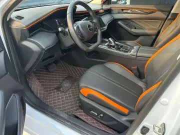2023 Dongfeng Aeolus Yixuan Max с пробегом 36 000 км