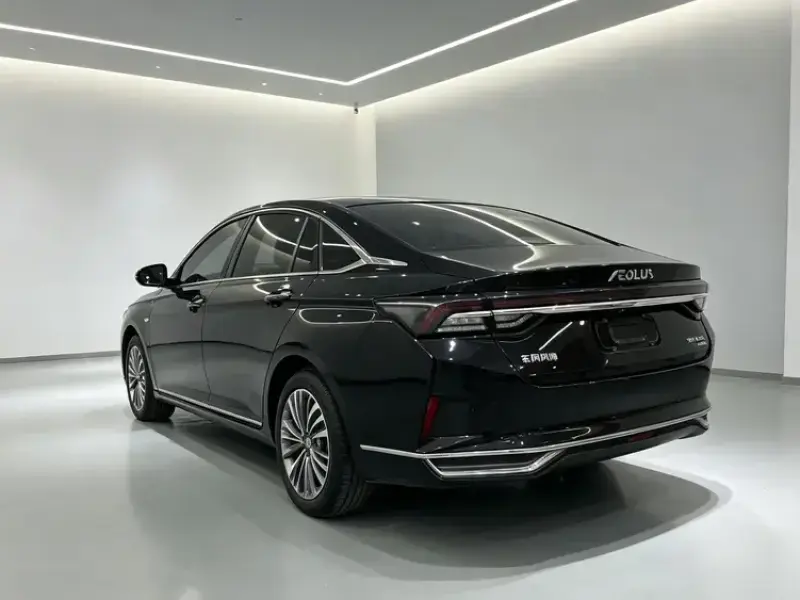 2022 Dongfeng Aeolus Yixuan Max с пробегом 32 000 км