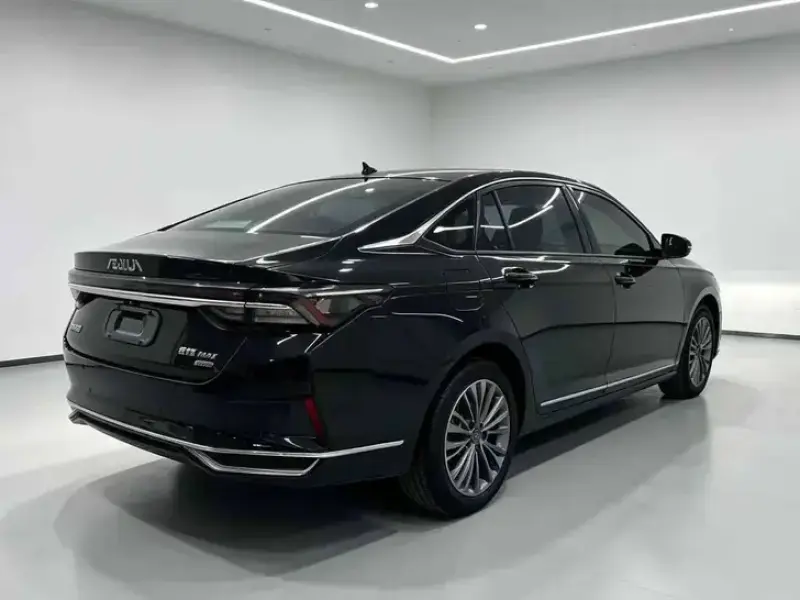 2022 Dongfeng Aeolus Yixuan Max с пробегом 32 000 км