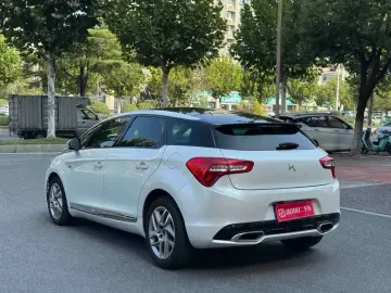 2015 DS 5 с пробегом 118 000 км