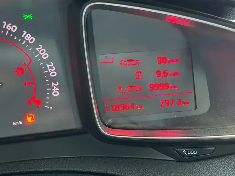 2015 DS 5 с пробегом 118 000 км