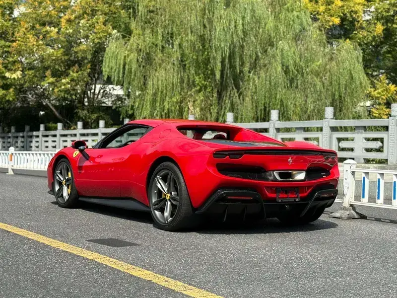 2021 Ferrari 296 с пробегом 8 000 км