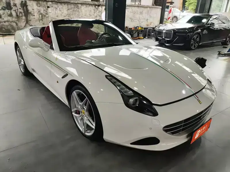 2015 Ferrari California с пробегом 15 000 км