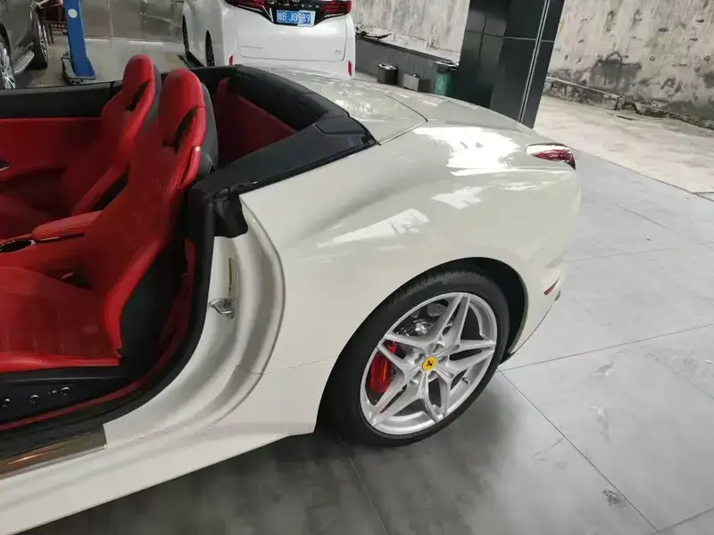 2015 Ferrari California с пробегом 15 000 км