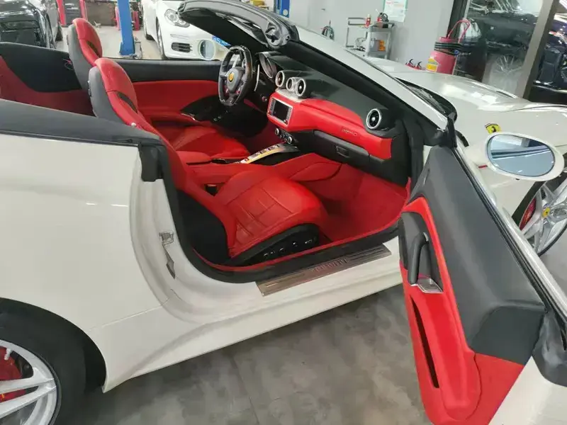2015 Ferrari California с пробегом 15 000 км