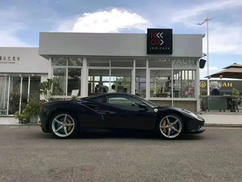 2019 Ferrari F8 с пробегом 8 000 км