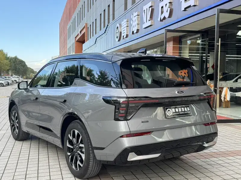 2026 Ford Edge с пробегом 7 000 км