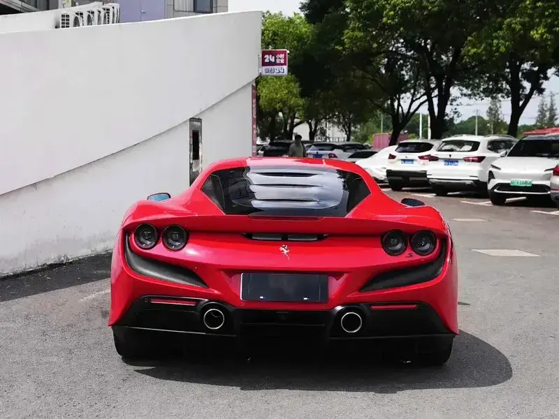 2019 Ferrari F8 с пробегом 9 500 км