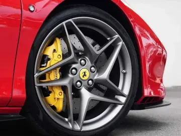 2019 Ferrari F8 с пробегом 9 500 км