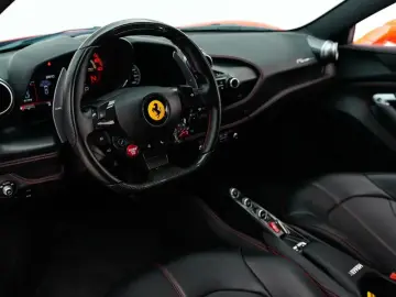 2019 Ferrari F8 с пробегом 9 500 км