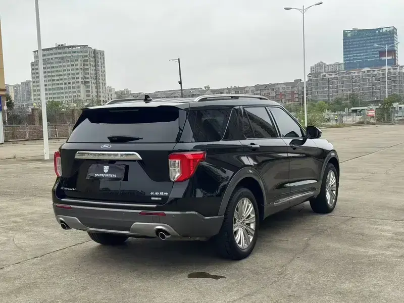 2020 Ford Explorer с пробегом 80 000 км