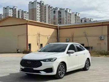 2021 Ford Escort с пробегом 40 000 км