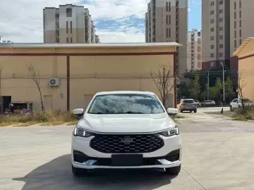2021 Ford Escort с пробегом 40 000 км