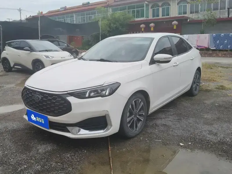 2021 Ford Escort с пробегом 49 000 км