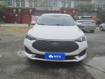 2021 Ford Escort с пробегом 49 000 км