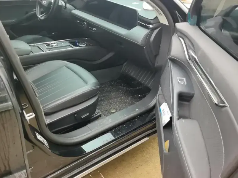 2025 Ford Mondeo с пробегом 14 000 км
