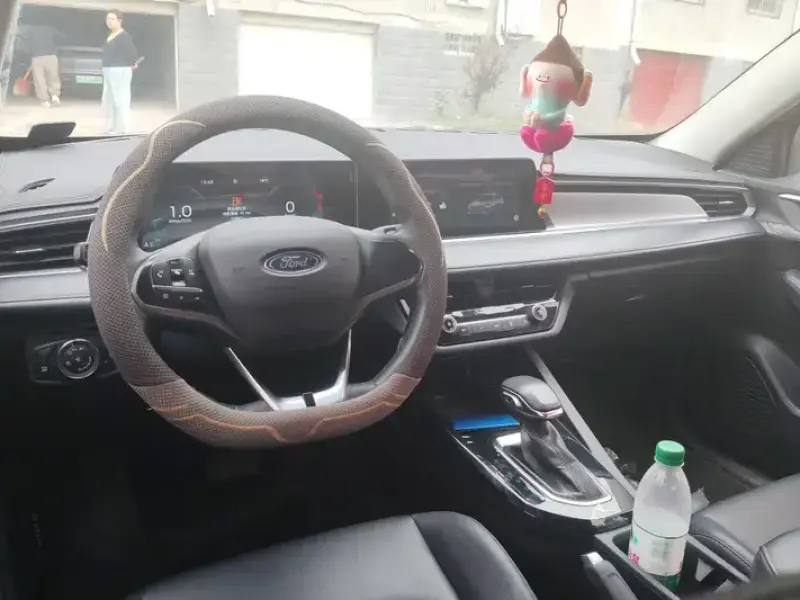 2021 Ford Escort с пробегом 49 000 км