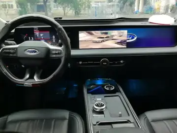 2025 Ford Mondeo с пробегом 14 000 км