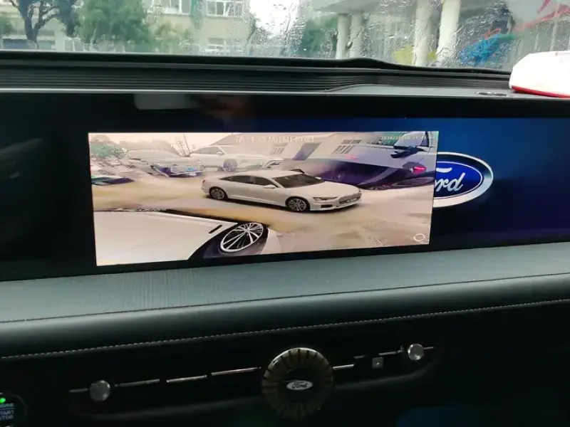 2025 Ford Mondeo с пробегом 14 000 км
