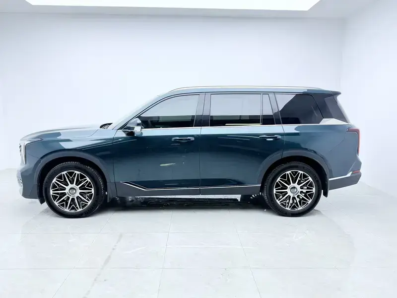 2022 GAC Trumpchi GS8 с пробегом 65 600 км