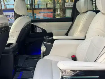 2023 GAC Trumpchi M8 с пробегом 130 000 км