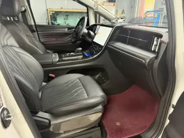 2024 GAC Trumpchi M8 с пробегом 65 000 км