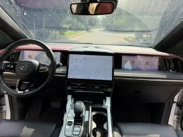 2023 GAC Trumpchi M8 с пробегом 67 000 км