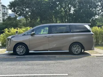 2023 GAC Trumpchi M8 с пробегом 22 000 км