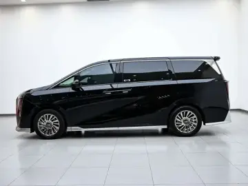 2024 GAC Trumpchi M8 с пробегом 15 700 км
