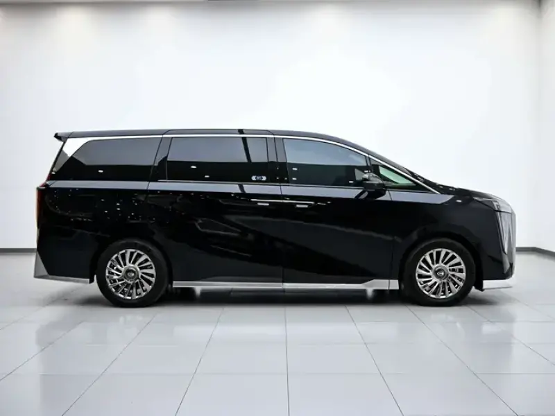 2024 GAC Trumpchi M8 с пробегом 15 700 км
