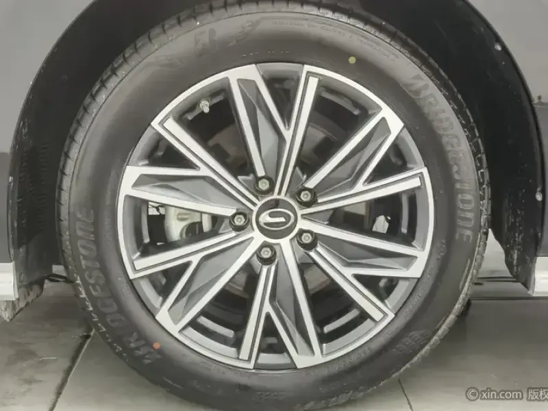2024 GAC Trumpchi M8 с пробегом 23 000 км