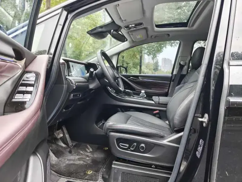 2024 GAC Trumpchi M8 с пробегом 22 500 км