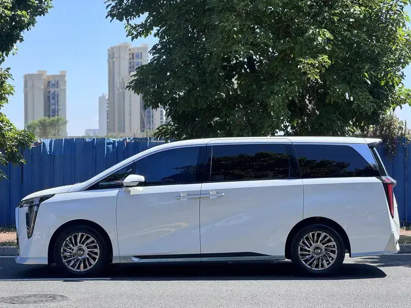 2023 GAC Trumpchi M8 с пробегом 57 000 км