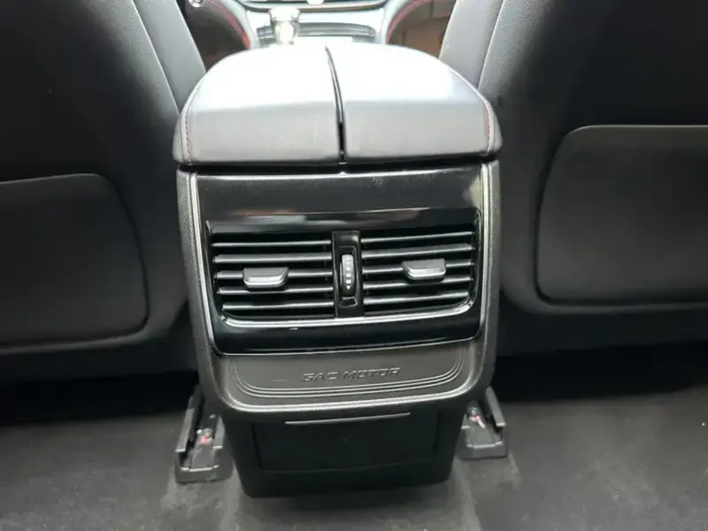 2020 GAC Trumpchi GA8 с пробегом 56 000 км
