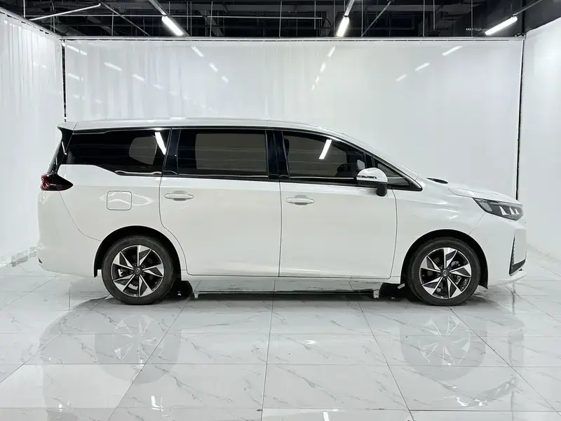 2021 GAC Trumpchi M6 с пробегом 33 400 км