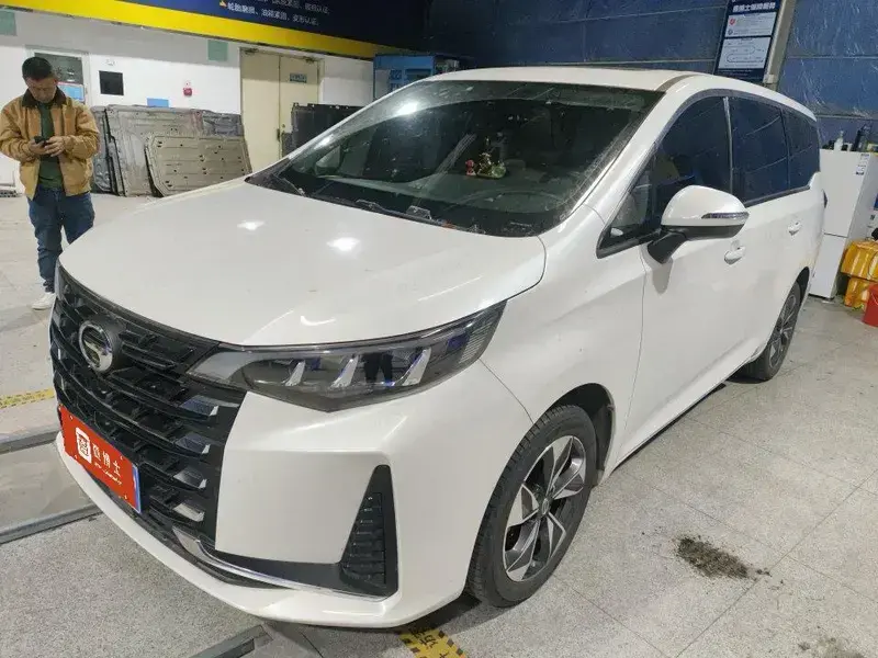 2021 GAC Trumpchi M6 с пробегом 15 000 км