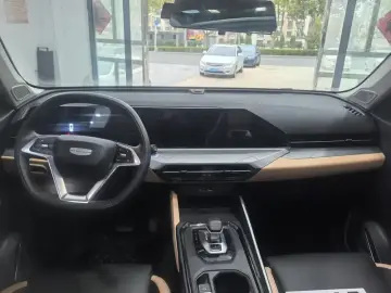 2024 Geely Haoyue Pro с пробегом 37 000 км