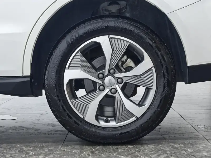 2024 Geely Haoyue Pro с пробегом 20 800 км