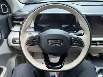 2023 Geely Icon с пробегом 5 500 км