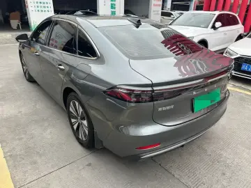 2025 Geely Galaxy A7 с пробегом 40 000 км