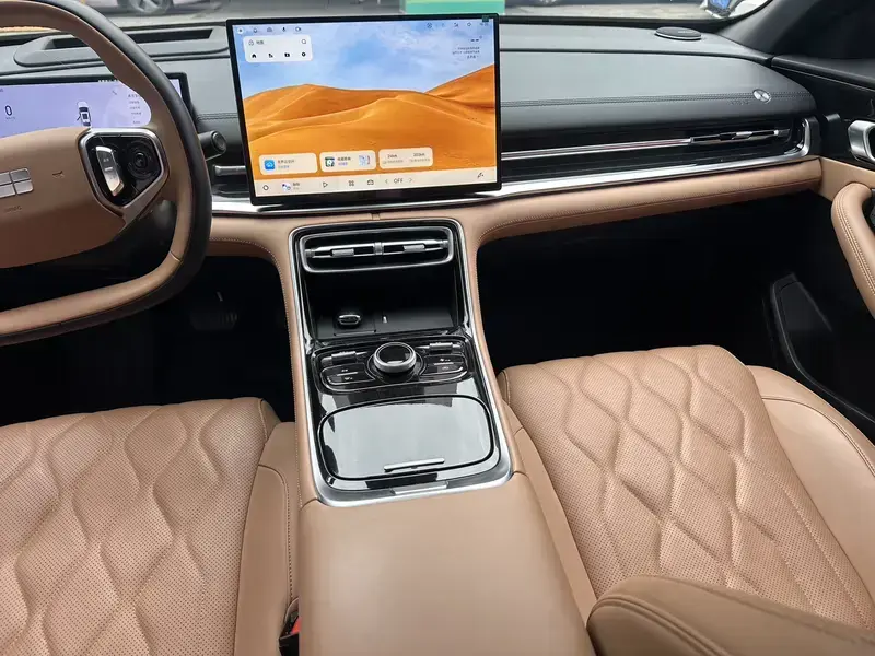 2025 Geely Galaxy A7 с пробегом 40 000 км