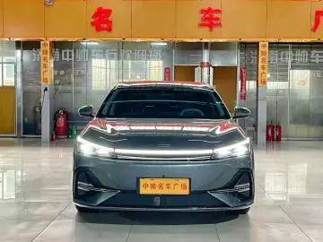 2025 Geely Galaxy A7 с пробегом 10 000 км