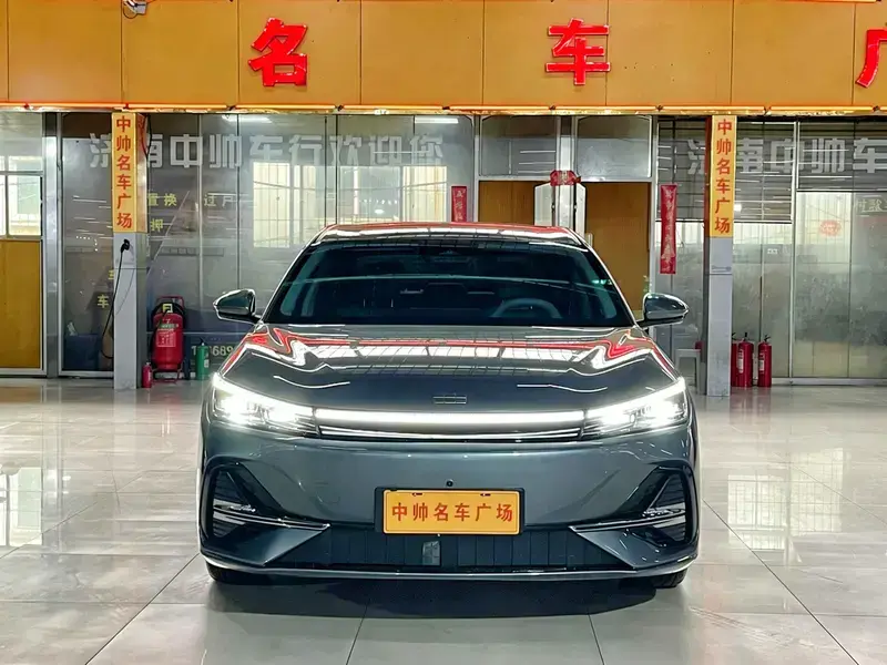 2025 Geely Galaxy A7 с пробегом 10 000 км
